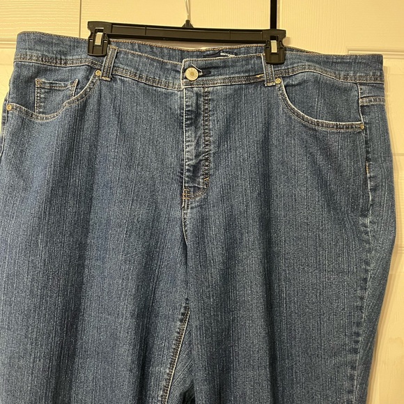 Women’s Basic Edition Bootcut Plus Jeans 22W - Picture 1 of 5